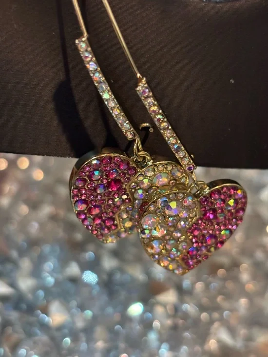 ✨Betsey Johnson Iridescent & Pink Crystal Heart Drop Earrings✨ - Picture 6 of 14